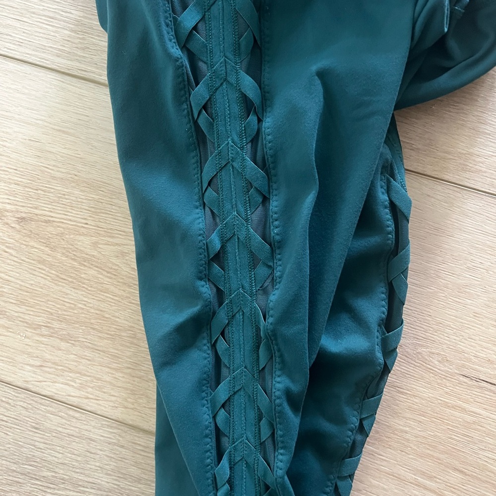 lululemon High Times Rhythm lace up mesh Tights- size 10, 25” inch Dark Green - Picture 4 of 8
